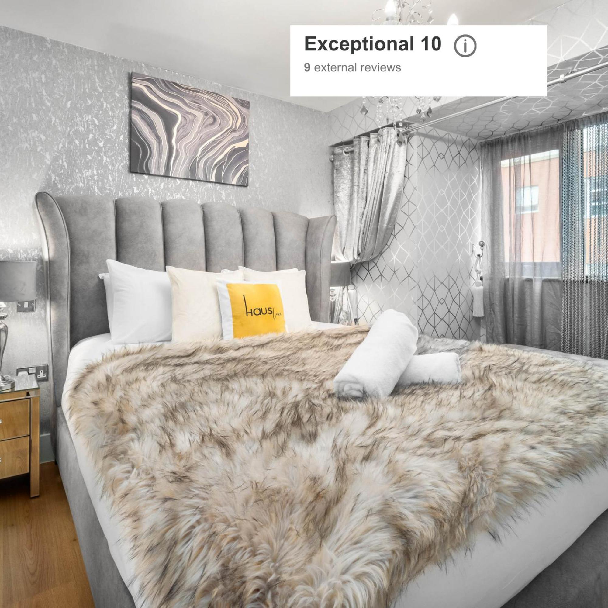 Luxury 1 Bed Flat With Parking 11K - Top Rated - Netflix - Wifi - 70 Inch Smart Tv - Birmingham City Centre - Tv In Bedroom - Top Rated ภายนอก รูปภาพ